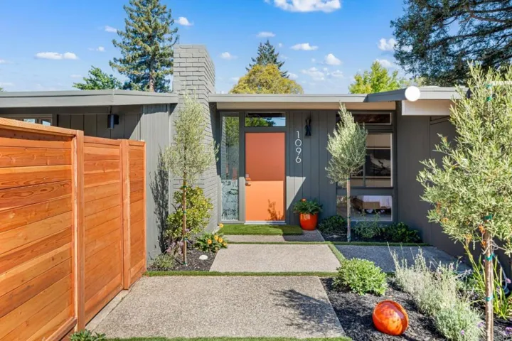 1096 Metro Circle, Palo Alto, California 94303