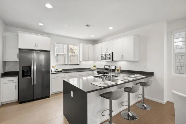 3116 Pyramid Way, Mountain View, California 94043