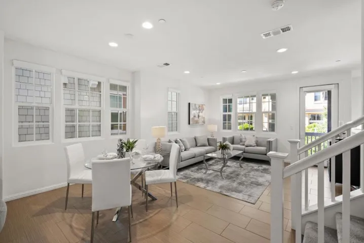 3116 Pyramid Way, Mountain View, California 94043