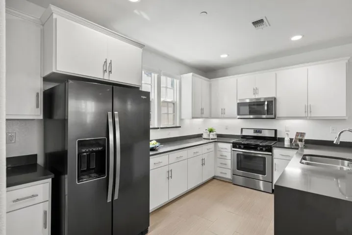 3116 Pyramid Way, Mountain View, California 94043