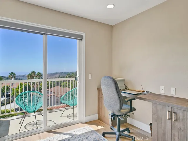 Pacific Ocean, Catalina Island, city lights and mountain views can be seen from your loft.