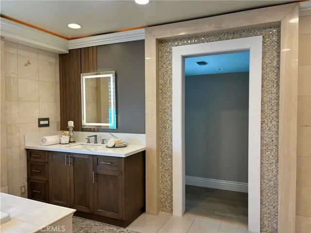 621 S Peralta Hills Drive, Anaheim Hills, California 92807