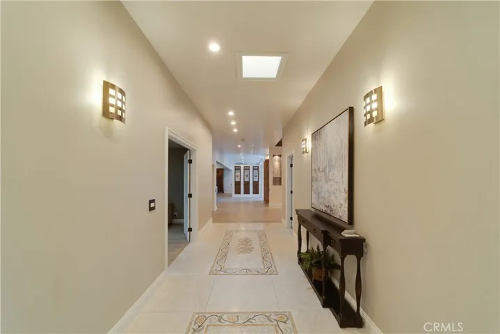 The grand hall between the master and the 2ns suite.