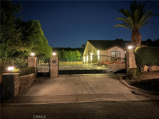 621 S Peralta Hills Drive, Anaheim Hills, California 92807