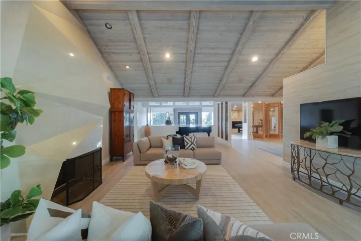 621 S Peralta Hills Drive, Anaheim Hills, California 92807