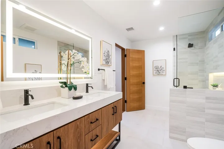 Connecting bathroom