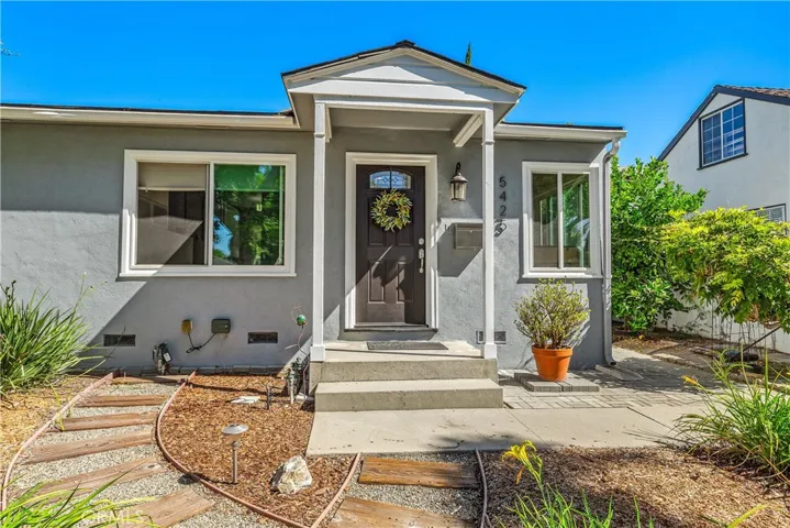5425 E Conant Street, Long Beach, California 90808