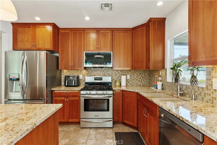 5425 E Conant Street, Long Beach, California 90808