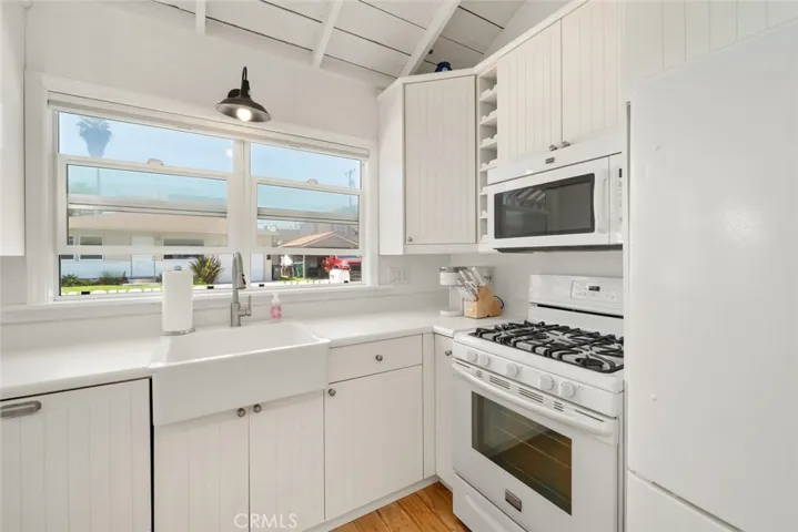 331 Castaic Avenue, Pismo Beach, California 93449