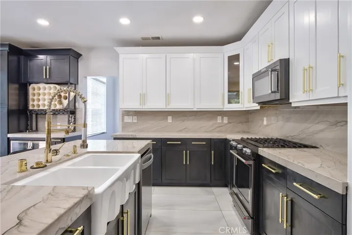40280 Cambridge Street, Murrieta, California 92563