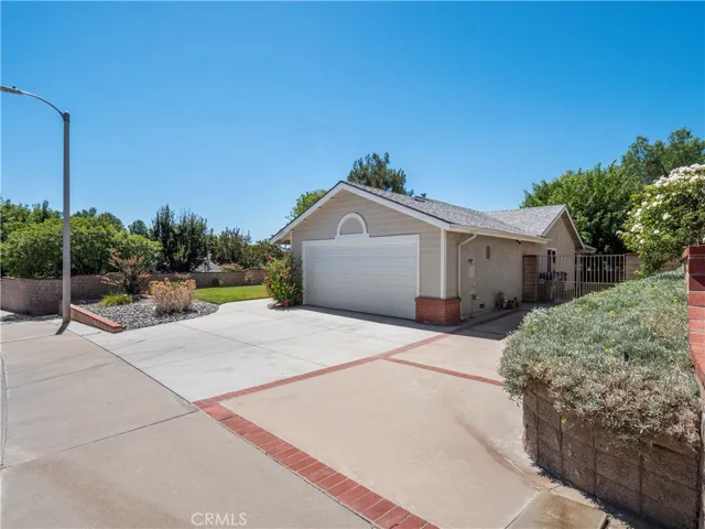 27715 Carnegie Avenue, Saugus, California 91350