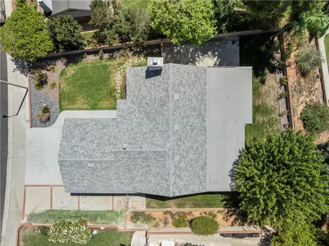 27715 Carnegie Avenue, Saugus, California 91350
