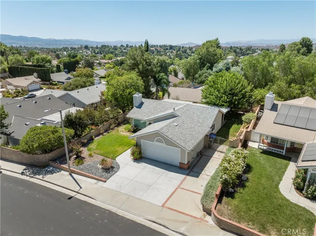 27715 Carnegie Avenue, Saugus, California 91350