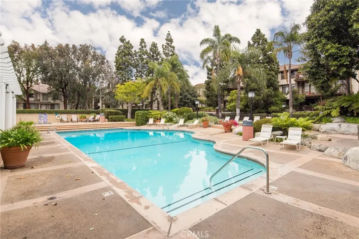 2571 Plaza Del Amo 305, Torrance, California 90503