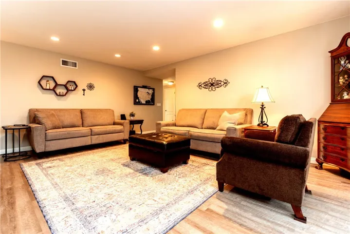 23212 Meadowbrook Circle, Lake Forest, California 92630