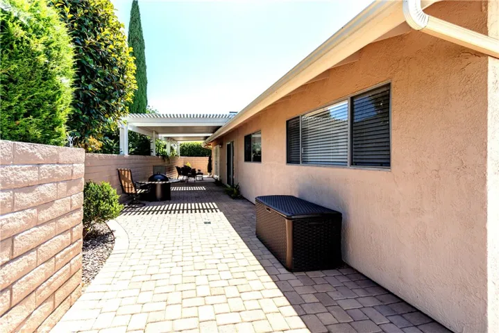 23212 Meadowbrook Circle, Lake Forest, California 92630