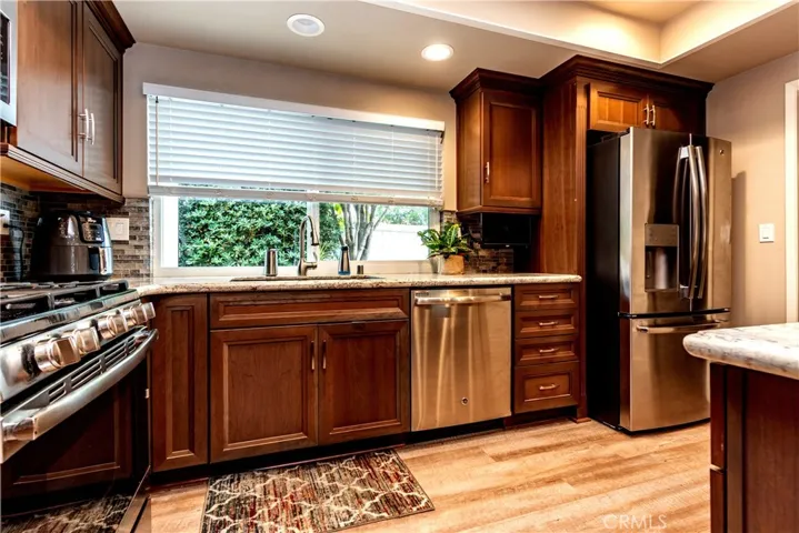23212 Meadowbrook Circle, Lake Forest, California 92630