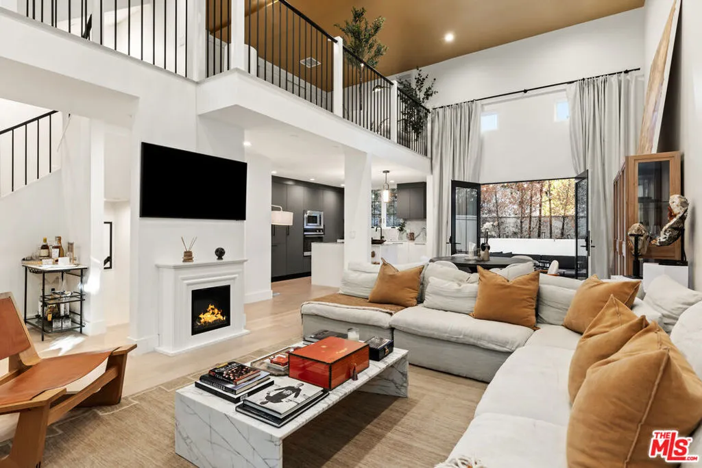 1025 Euclid Street 103, Santa Monica, California 90403 home-pic-1