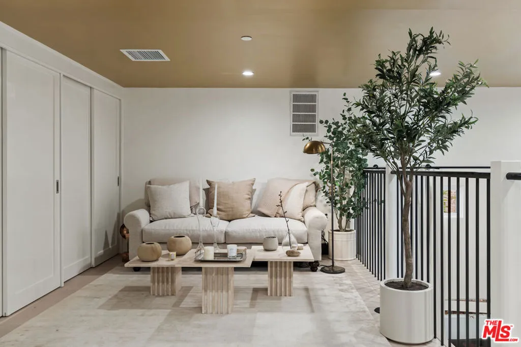 1025 Euclid Street 103, Santa Monica, California 90403 home-pic-16
