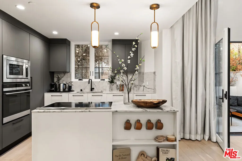 1025 Euclid Street 103, Santa Monica, California 90403 home-pic-2