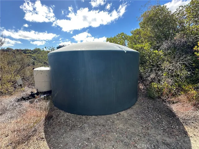 Water storage tank 4000 gallons and pressure system