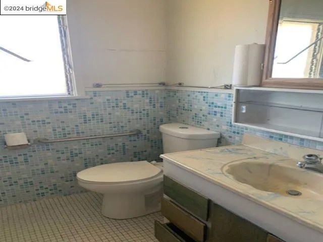 2353 East 21st St, Oakland, California 94601