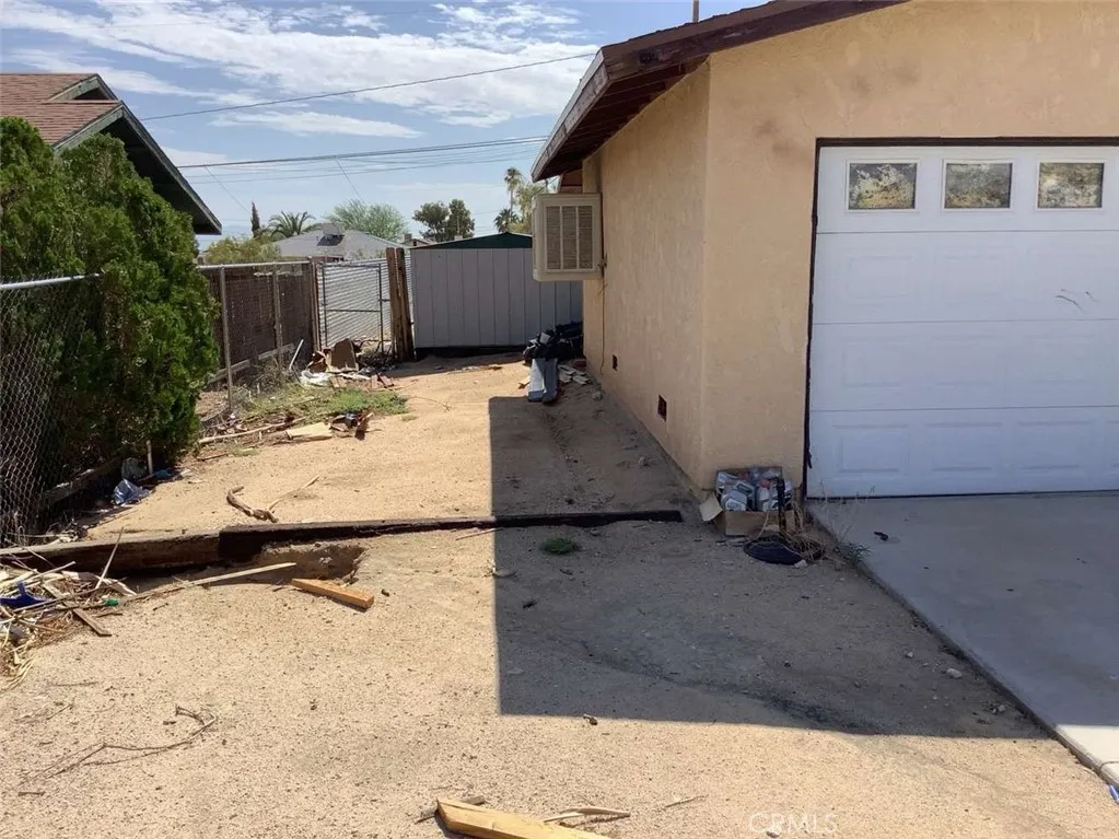 5645 Cahuilla Avenue, 29 Palms, California 92277 home-pic-4