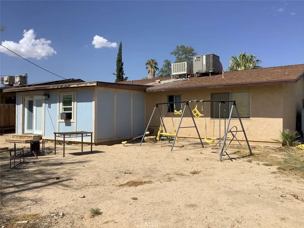 5645 Cahuilla Avenue, 29 Palms, California 92277 home-pic-6
