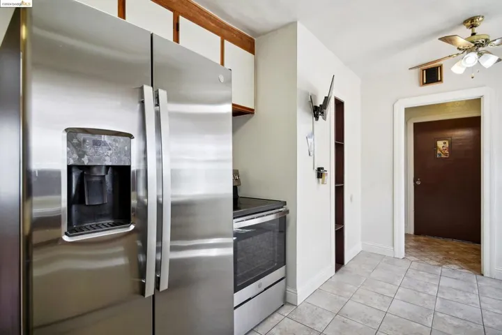 7421 Holly St, Oakland, California 94621