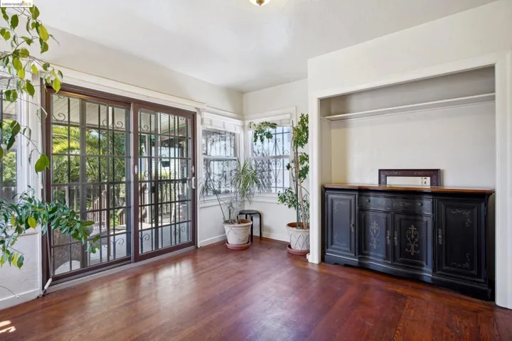 7421 Holly St, Oakland, California 94621