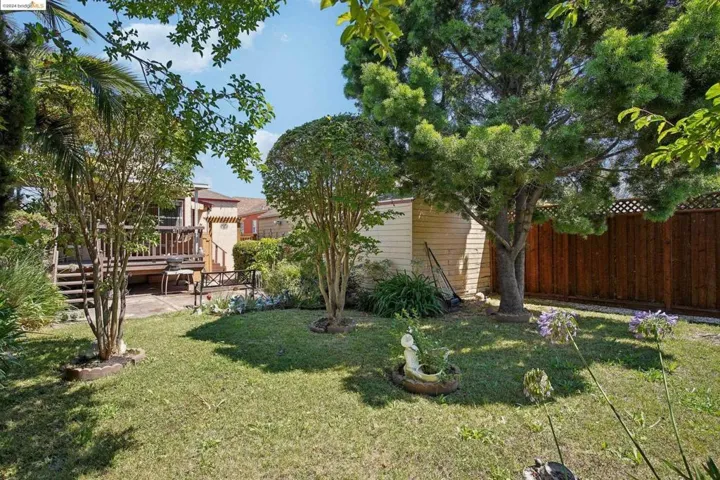 7421 Holly St, Oakland, California 94621