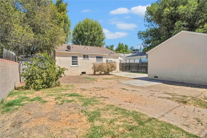 6731 Quakertown Avenue, Winnetka, California 91306