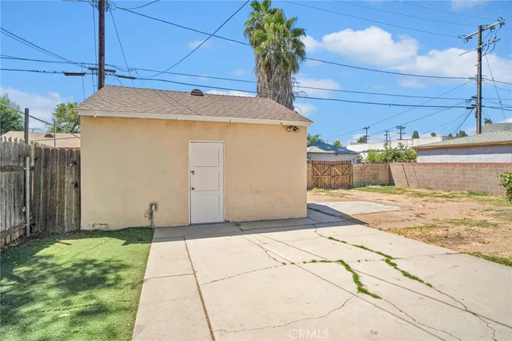 6731 Quakertown Avenue, Winnetka, California 91306
