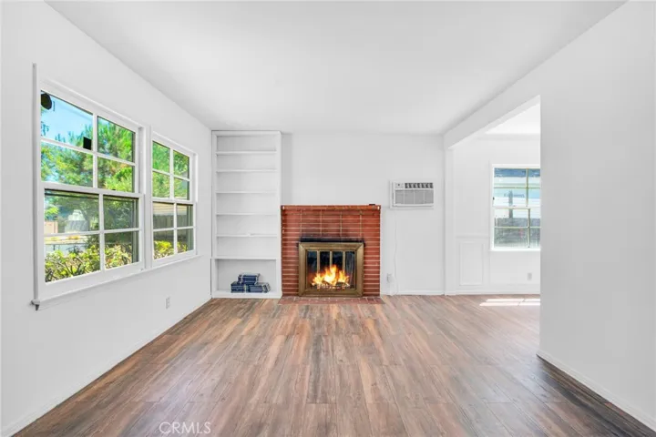 6731 Quakertown Avenue, Winnetka, California 91306