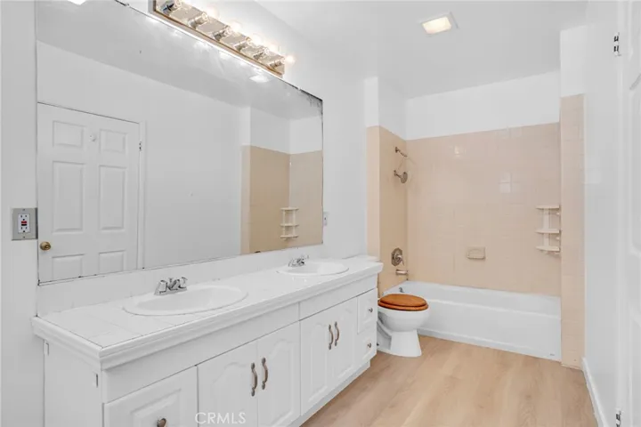 6731 Quakertown Avenue, Winnetka, California 91306