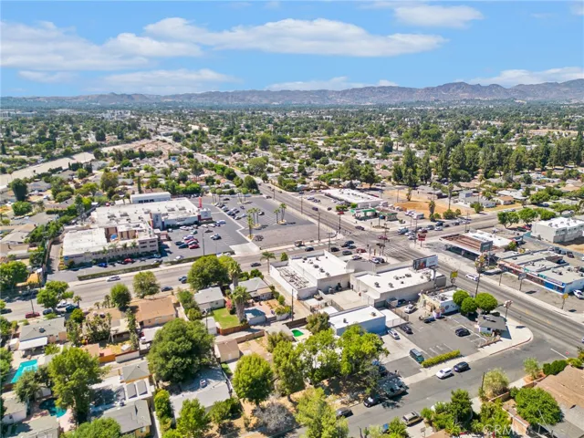 6731 Quakertown Avenue, Winnetka, California 91306