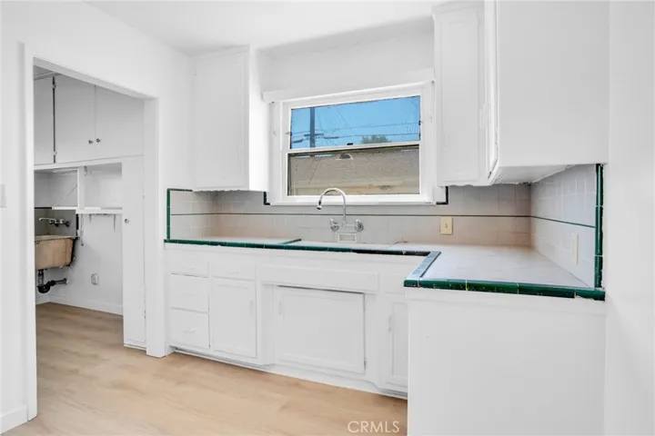 6731 Quakertown Avenue, Winnetka, California 91306