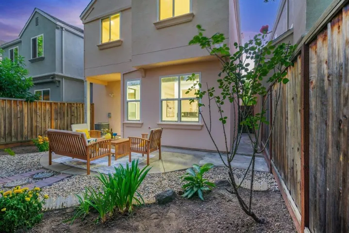 133 Concord Circle, Mountain View, California 94040