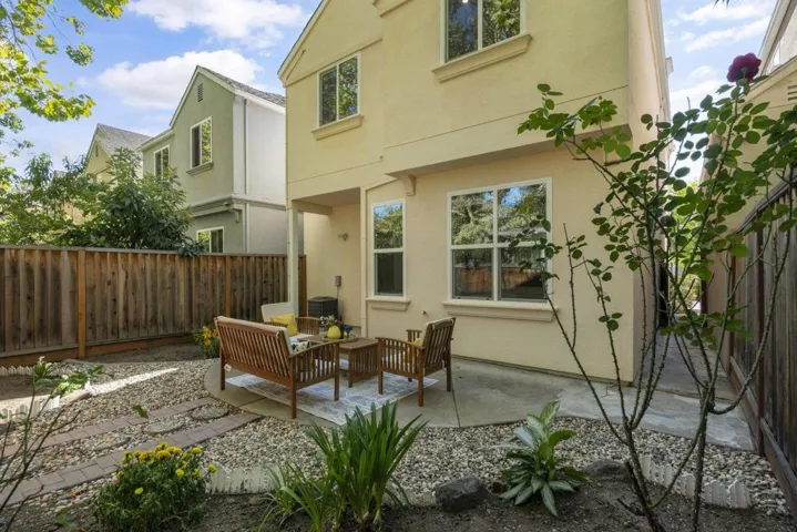 133 Concord Circle, Mountain View, California 94040
