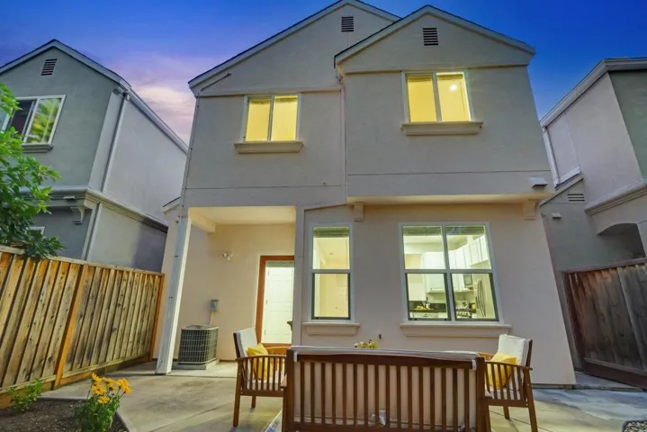 133 Concord Circle, Mountain View, California 94040