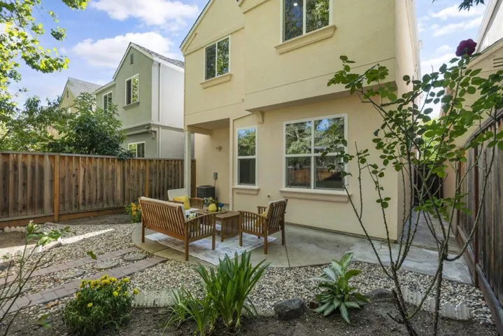 133 Concord Circle, Mountain View, California 94040