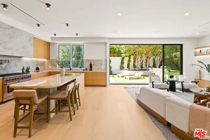 1101 Monument Street, Pacific Palisades, California 90272