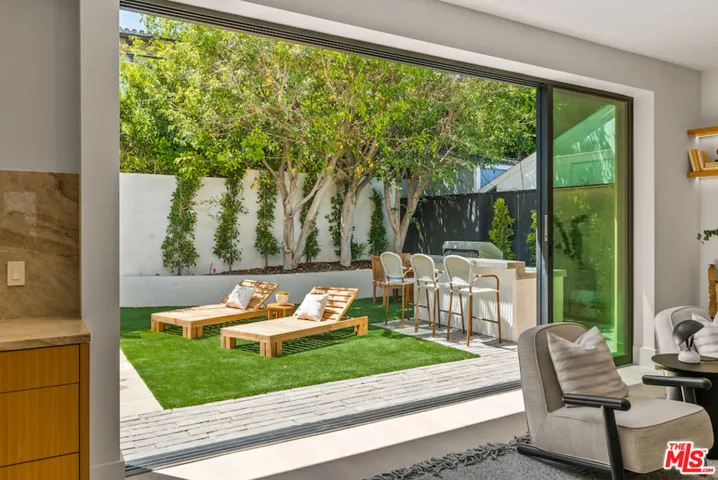 1101 Monument Street, Pacific Palisades, California 90272