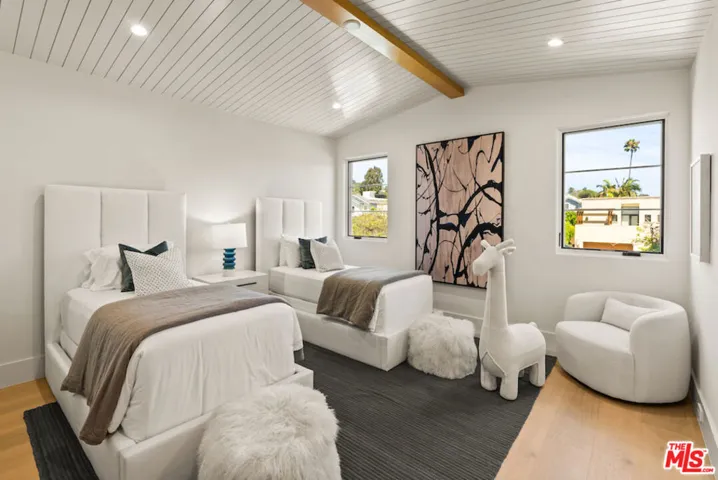 1101 Monument Street, Pacific Palisades, California 90272