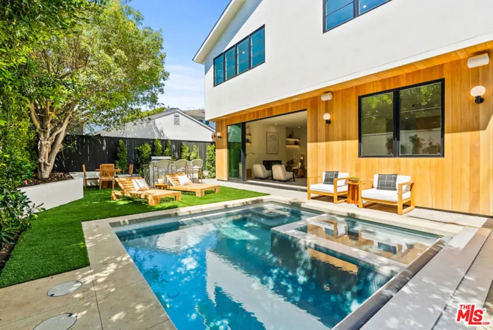 1101 Monument Street, Pacific Palisades, California 90272