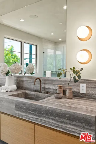 1101 Monument Street, Pacific Palisades, California 90272