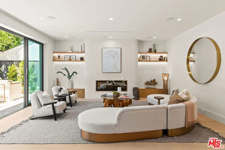1101 Monument Street, Pacific Palisades, California 90272