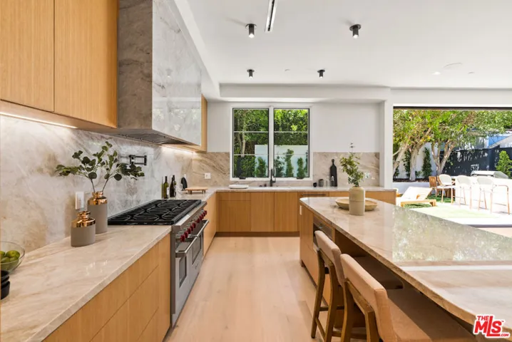 1101 Monument Street, Pacific Palisades, California 90272