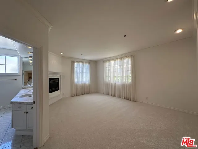 10595 Ashton Avenue 302, Los Angeles, California 90024