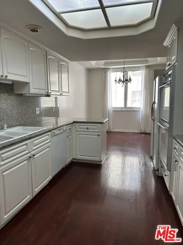 10595 Ashton Avenue 302, Los Angeles, California 90024